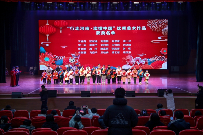 民權(quán)縣圖書館舉辦“禮贊新時代 奮進(jìn)新征程”慶元旦迎新春詩歌朗誦會