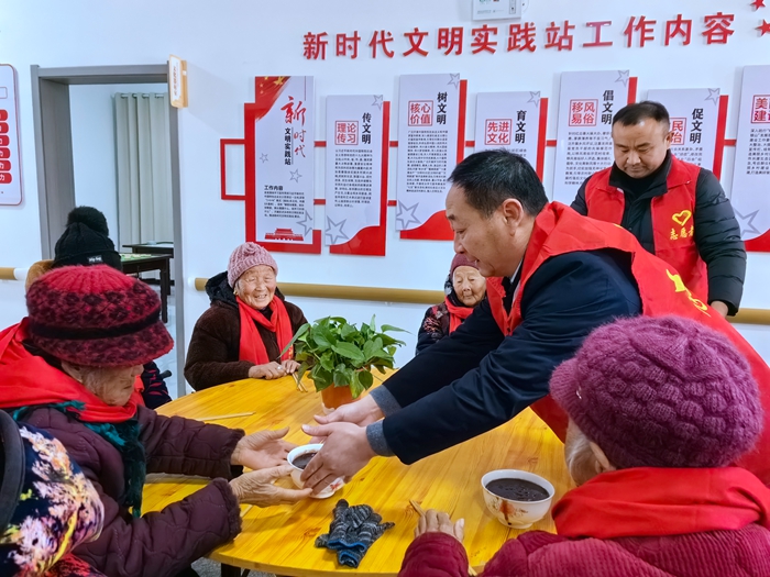 莊子鎮(zhèn)：“臘八”送溫情，“粥到”暖人心