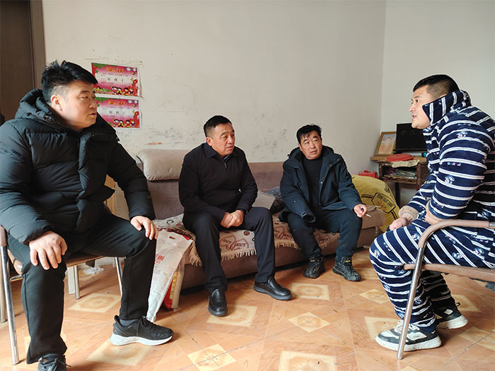 縣畜牧發(fā)展服務(wù)中心走訪慰問(wèn)脫貧群眾