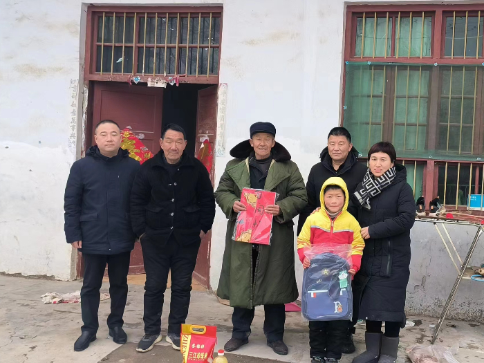 縣林業(yè)發(fā)展服務(wù)中心開展迎新春、送溫暖走訪慰問(wèn)活動(dòng)