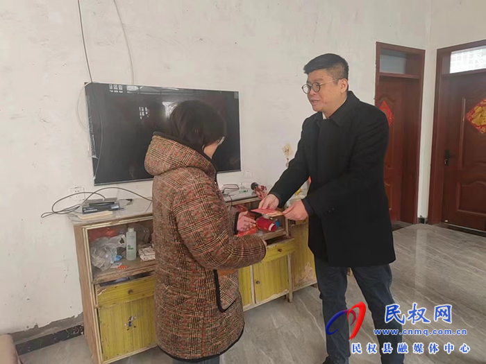 縣委常委、副縣長謝志強看望慰問老黨員和春蕾女童
