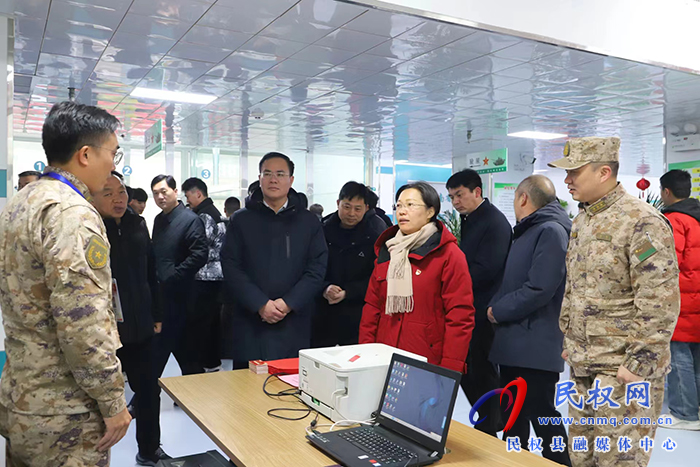 縣委書記、縣人武部黨委第一書記王靜嫻調(diào)研指導(dǎo)征兵體檢工作
