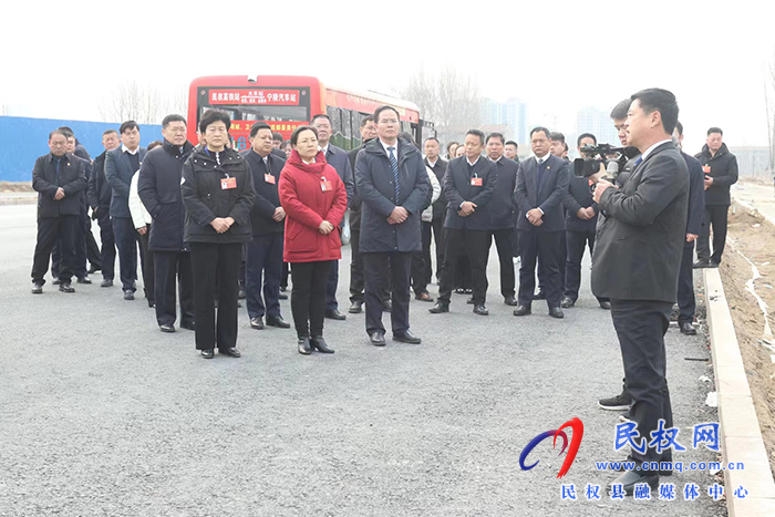 出席民權縣第十六屆人民代表大會第五次會議的人大代表視察城市建設和重點項目