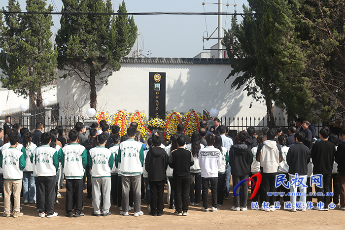 河南農(nóng)業(yè)大學(xué)到民開展緬懷鄭祥義教授、學(xué)習(xí)鄭祥義精神、科技服務(wù)助力“三農(nóng)”活動