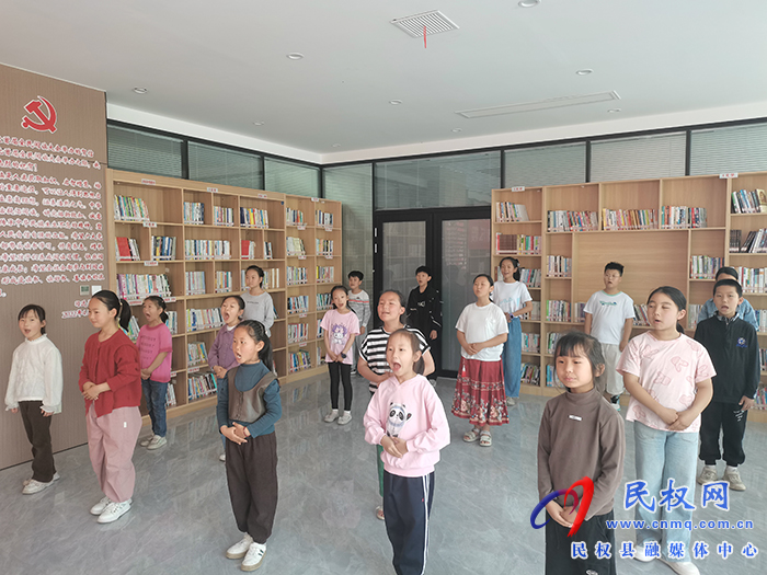 民權(quán)縣圖書館在高鐵站分館舉辦第五期“閱讀推廣人”以“鶯啼春去，遇見立夏”為主題的二十四節(jié)氣閱讀推廣活動(dòng)