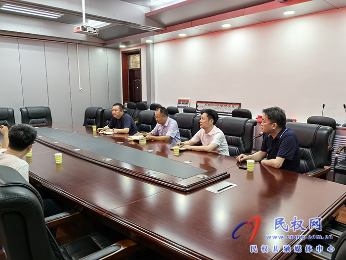 縣政協(xié)主席周明河會(huì)見汕頭泰恩康醫(yī)用設(shè)備有限公司項(xiàng)目總經(jīng)理李廣鈿、廣州依妙實(shí)業(yè)有限公司項(xiàng)目運(yùn)營(yíng)總監(jiān)郭嘉龍