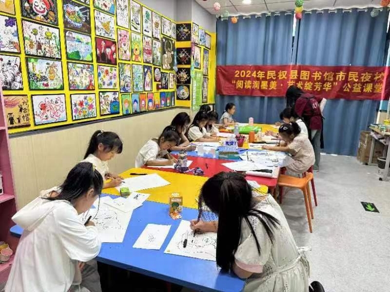 民權(quán)縣圖書館舉辦第二期市民夜?！伴喿x潤墨美·藝術(shù)綻芳華”公益課堂