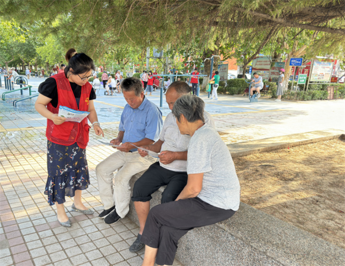 縣委黨校開展第37個(gè)國際禁毒日文明實(shí)踐活動(dòng)