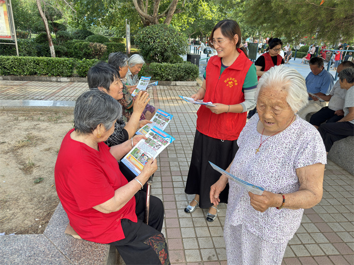 縣委黨校開展第37個(gè)國際禁毒日文明實(shí)踐活動(dòng)