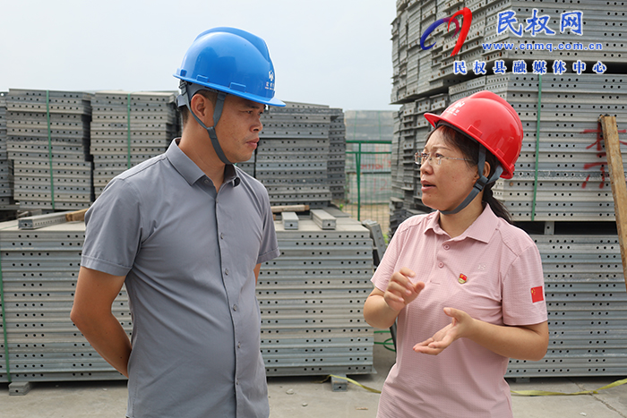 縣委書記王靜嫻查看企業(yè)安全生產(chǎn)工作