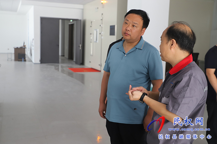 縣委常委、常務(wù)副縣長(zhǎng)李衛(wèi)政調(diào)研企業(yè)發(fā)展情況