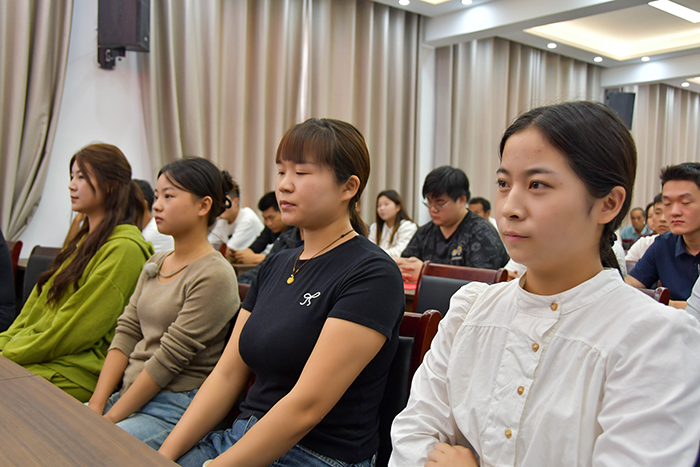 青春奮進正當時，共青團人和鎮(zhèn)第二次代表大會勝利召開