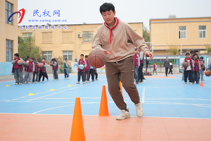 我縣舉行“五育”并舉學(xué)?，F(xiàn)場(chǎng)觀摩會(huì)