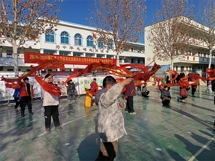 多彩社團(tuán)展風(fēng)采  五育并舉促成長 ——民權(quán)縣第三小學(xué)舉辦五育并舉成果展及冬季運動會頒獎大會