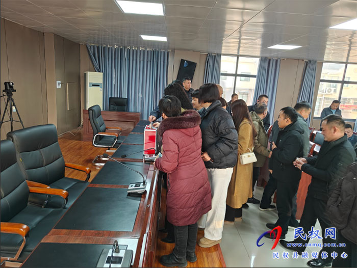 南華街道辦事處“送溫暖、獻(xiàn)愛(ài)心”募捐活動(dòng)