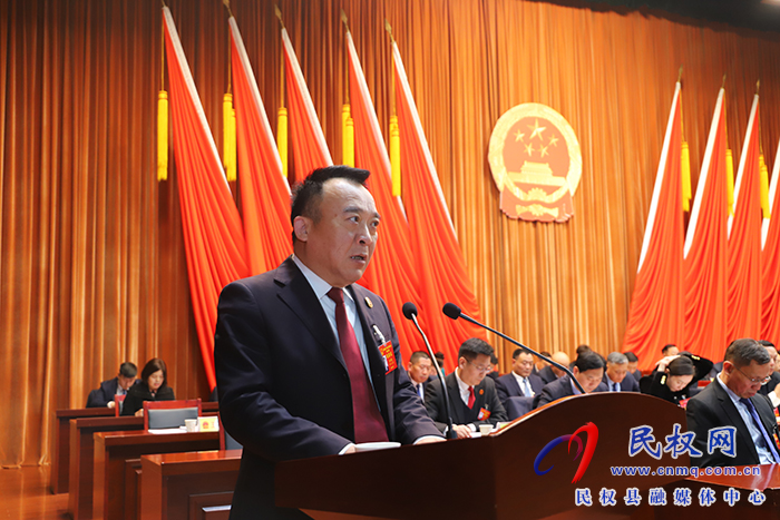  縣十六屆人大六次會(huì)議舉行第二次全體大會(huì)
