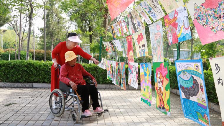 民權縣圖書館舉辦“書香潤民權 畫筆繪童年”公益繪畫成果展