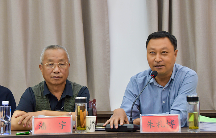 民權(quán)縣召開《人和鎮(zhèn)志》評(píng)審會(huì)