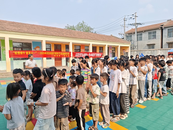 團縣委開展“粽情端午，童享六一”雙節(jié)送溫暖活動
