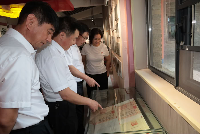 縣疾控中心組織開展“學(xué)規(guī)定、思踐悟、強(qiáng)作風(fēng)、勇?lián)?dāng)”主題黨日活動