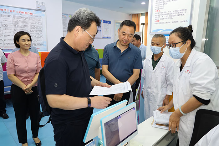 省疾病預(yù)防控制局蒞民調(diào)研指導(dǎo)衛(wèi)生健康監(jiān)督執(zhí)法等工作