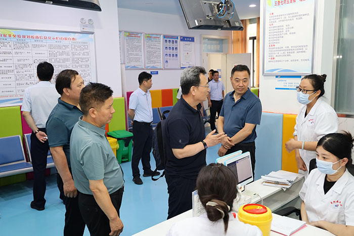 省疾病預(yù)防控制局蒞民調(diào)研指導(dǎo)衛(wèi)生健康監(jiān)督執(zhí)法等工作