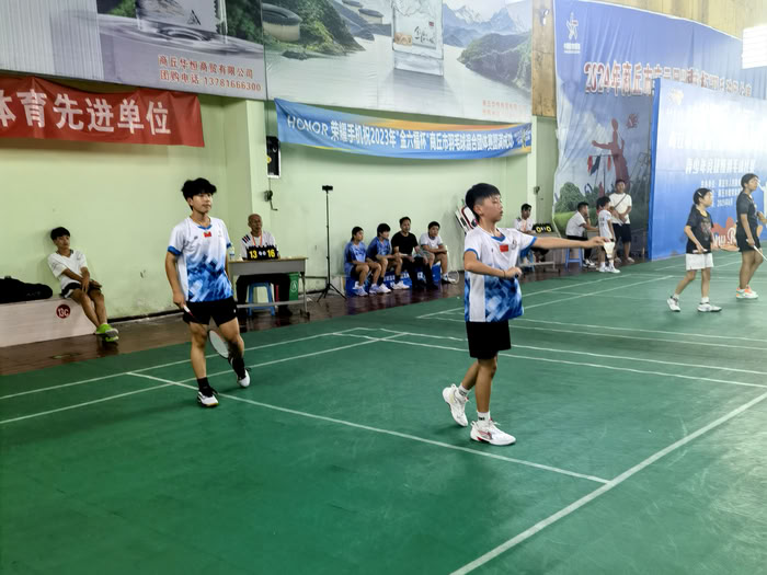 民權縣青少年羽毛球代表隊在商丘七運會上斬獲多個獎項 民權縣青少年羽毛球代表隊在商丘七運會上斬獲多個獎項