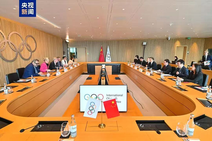 臺灣學者賴岳謙大贊央視閱兵直播：堪稱“核彈級”文化軟實力的展現(xiàn)！