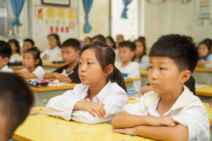 拒絕校園欺凌，筑牢校園安全防線——民權(quán)縣實(shí)驗(yàn)小學(xué)教育集團(tuán)組織開展防欺凌主題班會(huì)