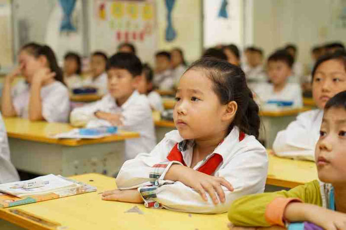 拒絕校園欺凌，筑牢校園安全防線——民權(quán)縣實(shí)驗(yàn)小學(xué)教育集團(tuán)組織開展防欺凌主題班會(huì)