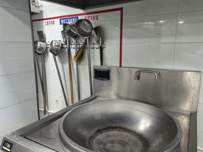 加強(qiáng)從業(yè)人員規(guī)范培訓(xùn)，筑牢校園食品安全防線 ——民權(quán)縣第一實(shí)驗(yàn)幼兒園教育集團(tuán)伙房從業(yè)人員規(guī)范從業(yè)專(zhuān)題會(huì)