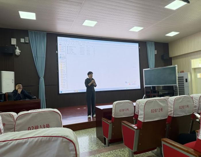 名師引領(lǐng)啟智慧 交流研討促提升 