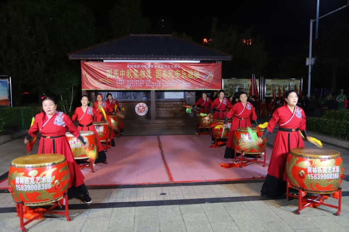 民權(quán):載歌載舞共慶雙節(jié) 民權(quán):載歌載舞共慶雙節(jié)