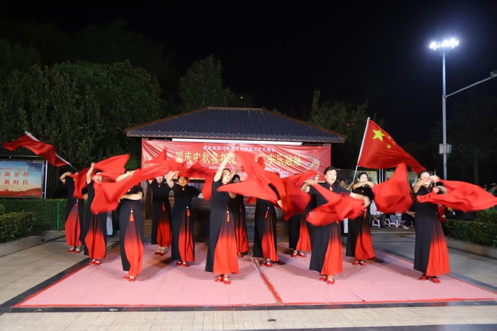 民權(quán):載歌載舞共慶雙節(jié) 民權(quán):載歌載舞共慶雙節(jié)