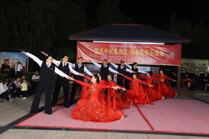 民權(quán):載歌載舞共慶雙節(jié) 民權(quán):載歌載舞共慶雙節(jié)