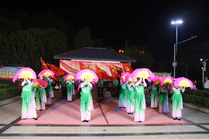 民權(quán):載歌載舞共慶雙節(jié) 民權(quán):載歌載舞共慶雙節(jié)