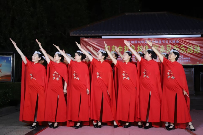 民權(quán):載歌載舞共慶雙節(jié) 民權(quán):載歌載舞共慶雙節(jié)