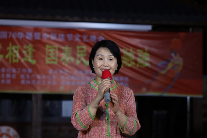 民權(quán):載歌載舞共慶雙節(jié) 民權(quán):載歌載舞共慶雙節(jié)