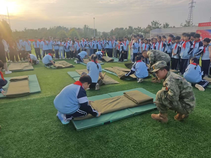 民權(quán)縣：“紅領(lǐng)巾”進(jìn)軍營(yíng) 厚植愛(ài)國(guó)強(qiáng)軍情