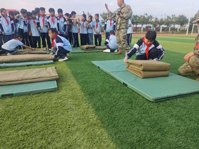 民權(quán)縣：“紅領(lǐng)巾”進(jìn)軍營(yíng) 厚植愛(ài)國(guó)強(qiáng)軍情