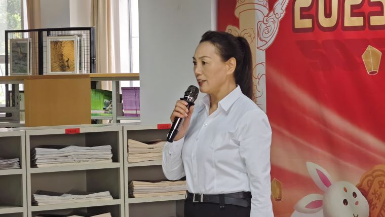 民權(quán)縣圖書館舉辦“慶國慶·迎中秋”詩歌朗誦會 民權(quán)縣圖書館舉辦“慶國慶·迎中秋”詩歌朗誦會