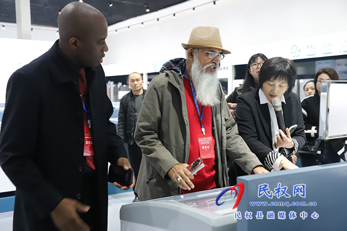 參加冷博會外商到制冷企業(yè)參觀考察